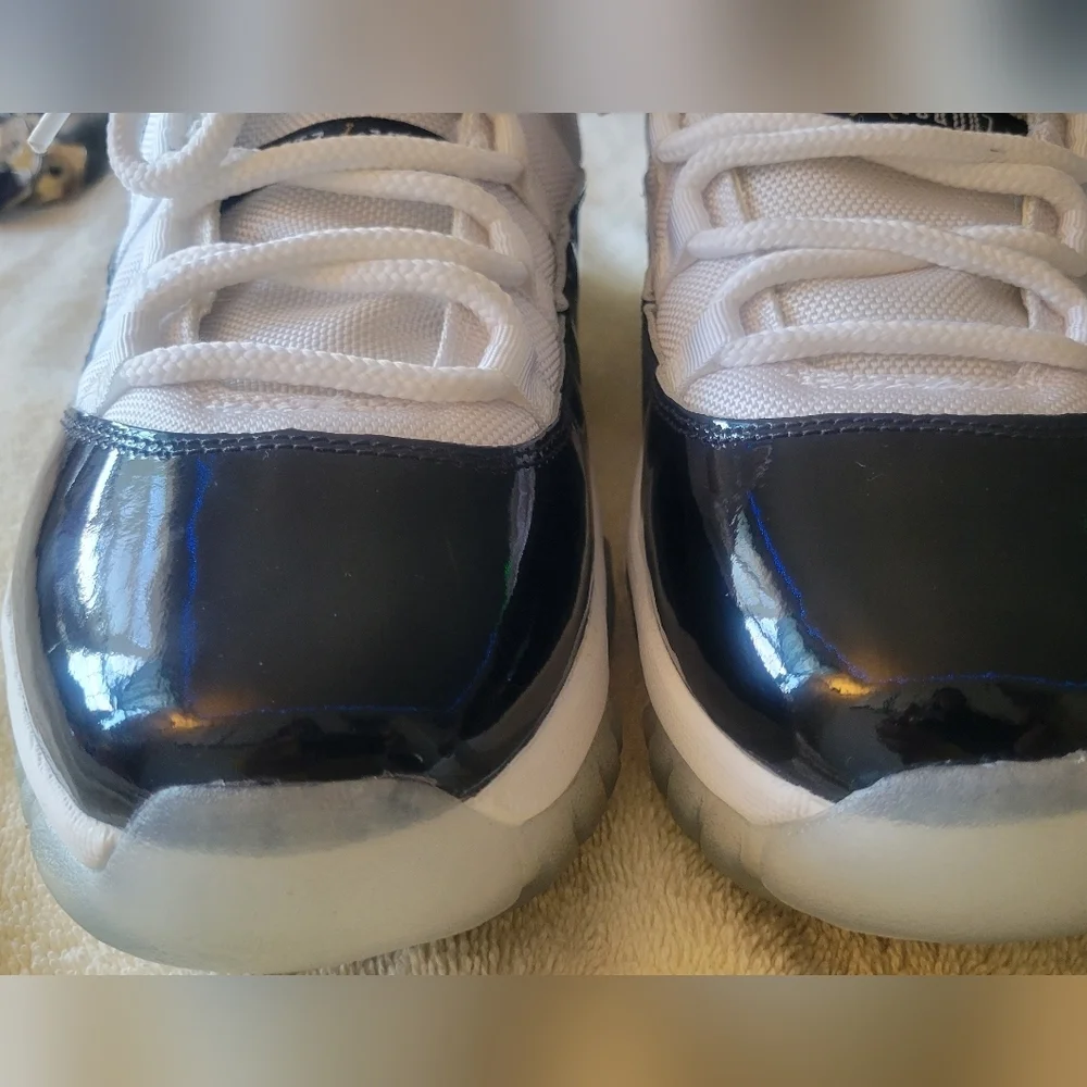 Jordan Retro 11 Concord Sneakers  White and Black Sz 11